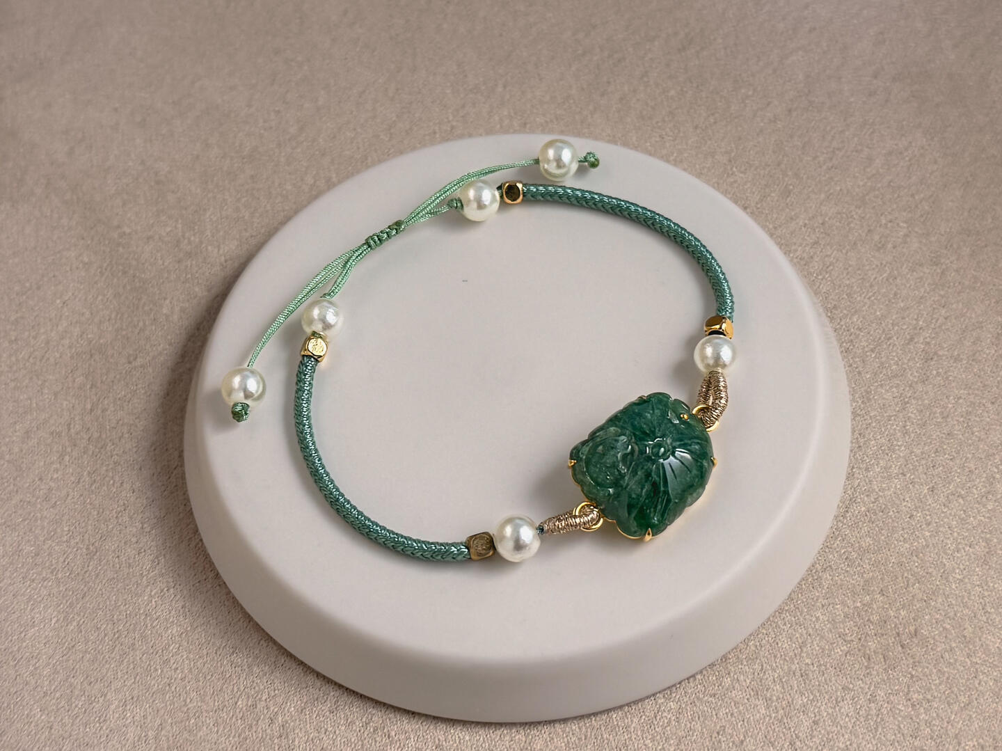 Jadeite Sheer White Leaf with intense green spacer on retail display