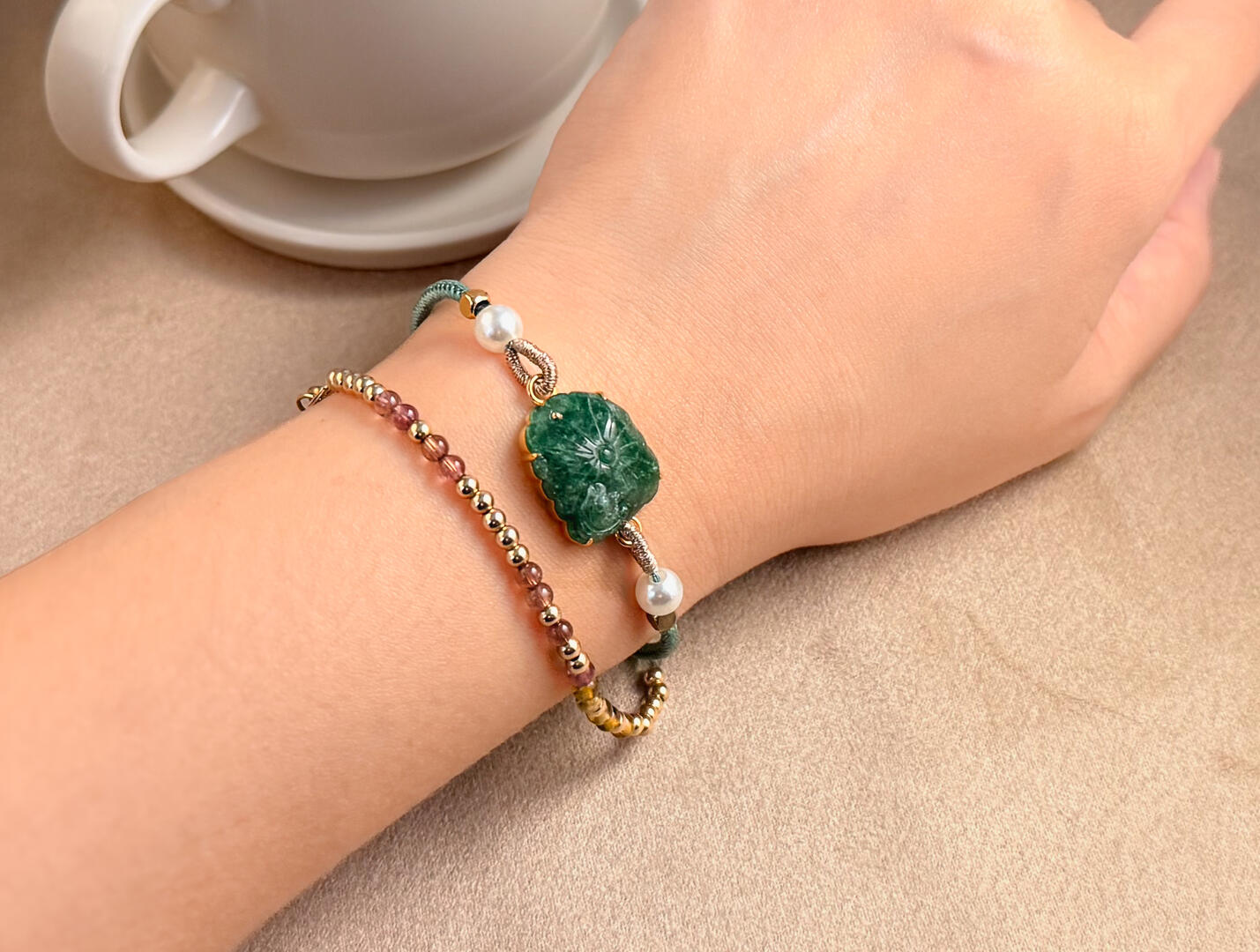 Five Colour Ombre Jadeite Bracelet with Magnetic Clasp focus on the clasp