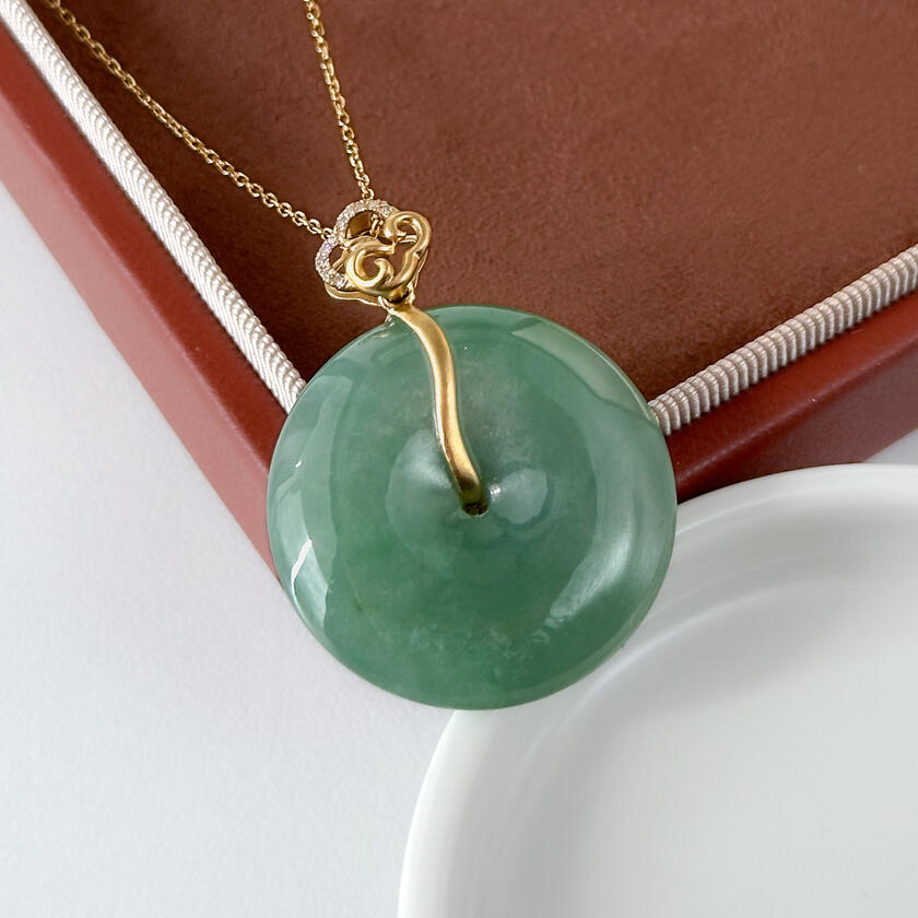 Green doughnut Green doughnut
