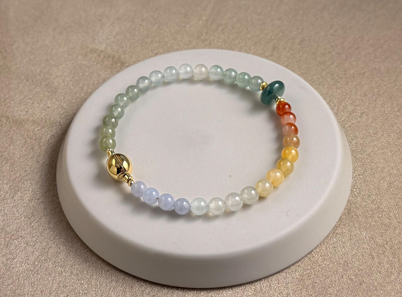 Five Colour Ombre Jadeite Bracelet with Magnetic Clasp focus on the clasp